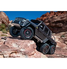 TRAXXAS TRX-6 MB G63 AMG 6X6 SREBRNI 1/10 CRAWLER RTR BRUSHED, Z LED LUČJO,BATERIJO IN POLNILCEM